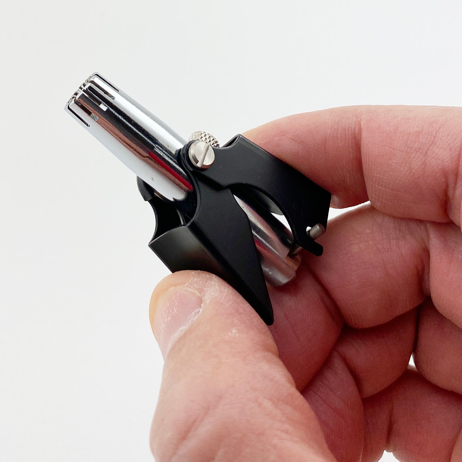 TKC nose hair cutter (manual type) Nose -haired clipper that requires old -fashioned care inherited from the era of "Showa"