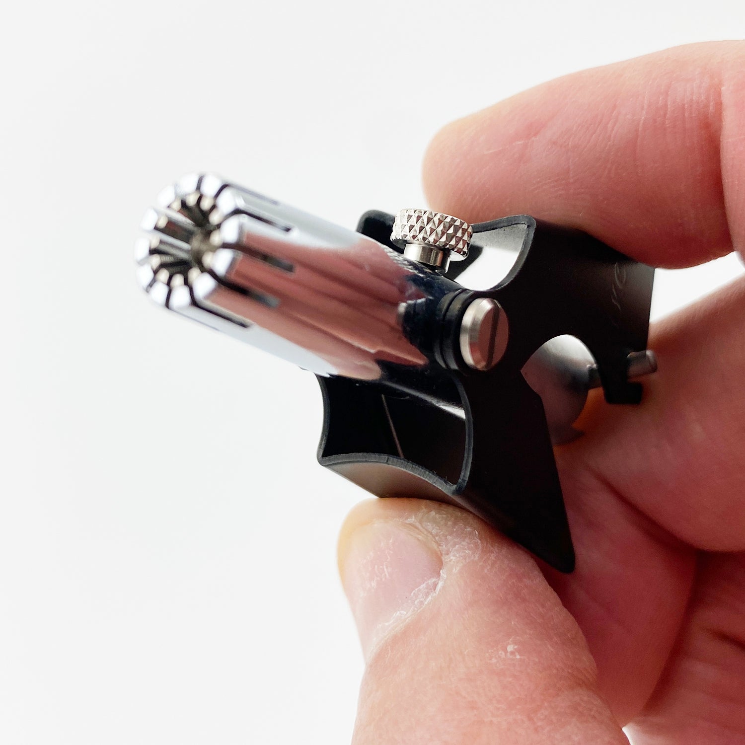 TKC nose hair cutter (manual type) Nose -haired clipper that requires old -fashioned care inherited from the era of "Showa"