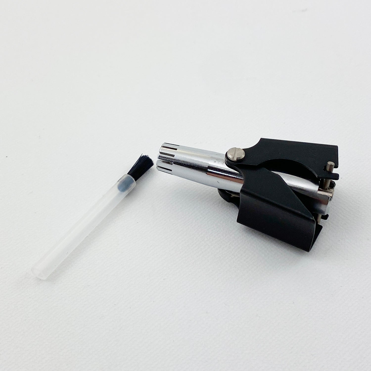 TKC nose hair cutter (manual type) Nose -haired clipper that requires old -fashioned care inherited from the era of "Showa"