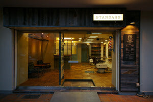 「STANDARD」を引き上げる　横濱の理容店