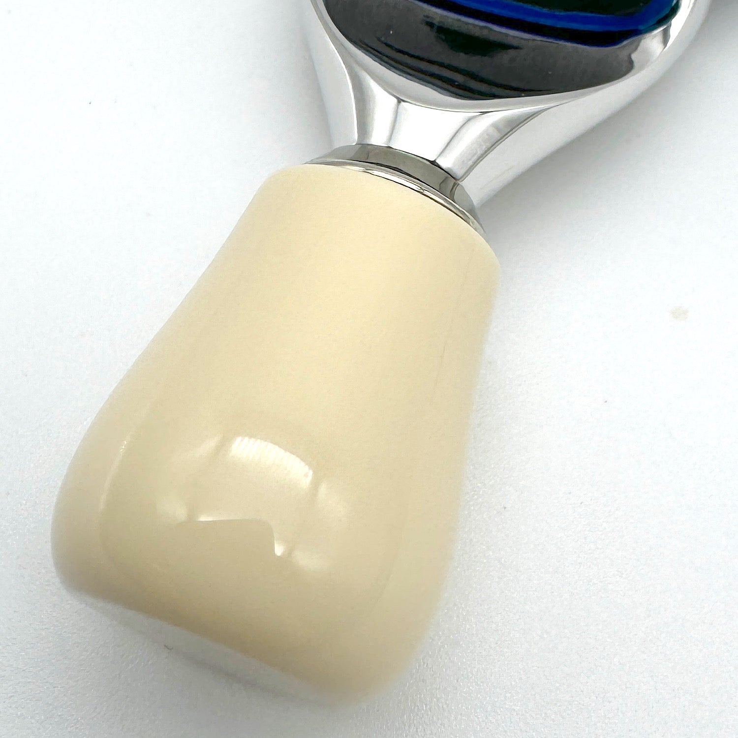 レビューをしてくれる方限定　MICRO 初代モデル　WHITE RESINA  ホワイトレジーナ　WEB限定商品 　送料無料