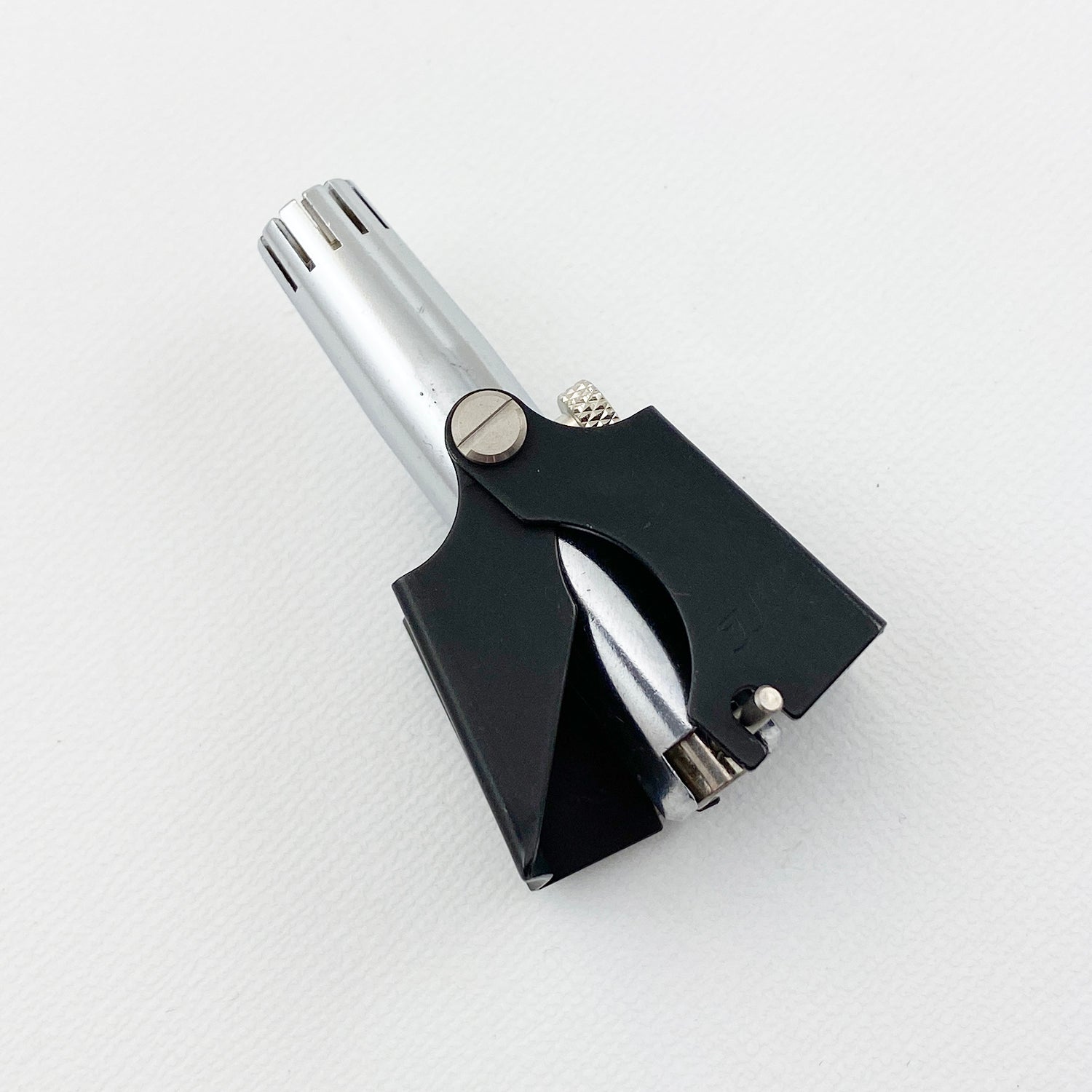 TKC nose hair cutter (manual type) Nose -haired clipper that requires old -fashioned care inherited from the era of "Showa"